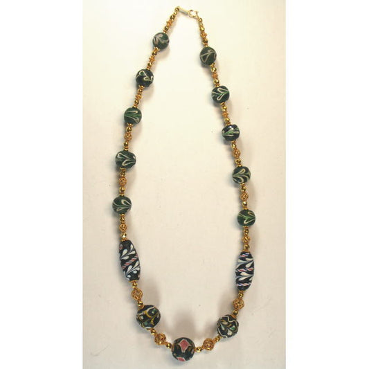 ガラスビーズネックレス