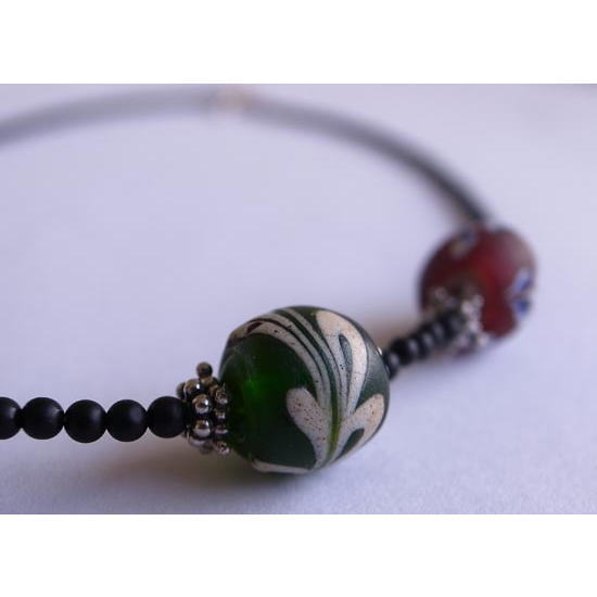 கண்ணாடி முத்து நெக்லஸ்