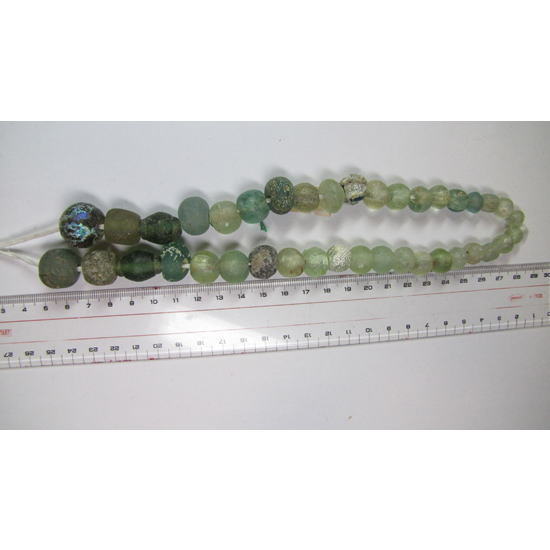 Verre iridescent romain antique