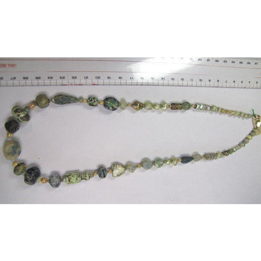 古代ローマの虹色ガラス