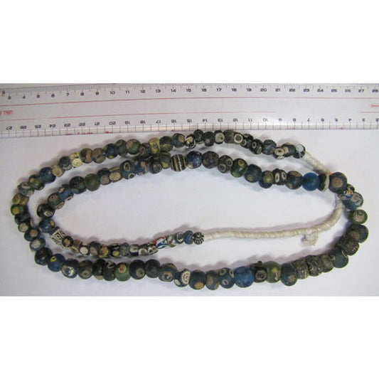 Untaian Manik Mata Romawi