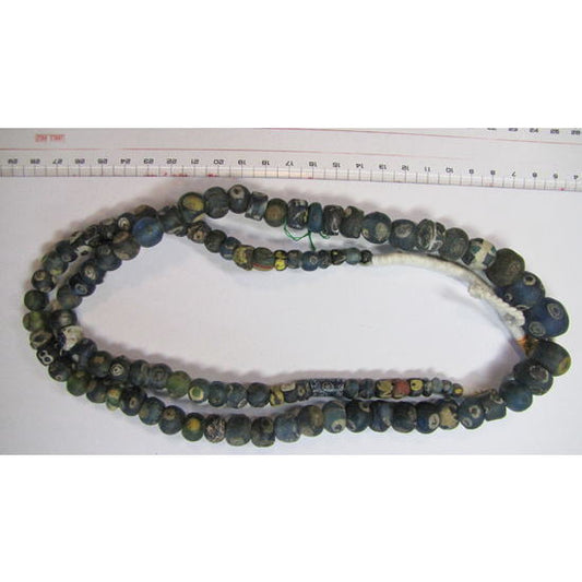 Untaian Manik Mata Romawi