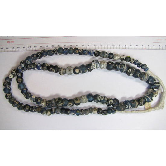 Untaian Manik Mata Romawi