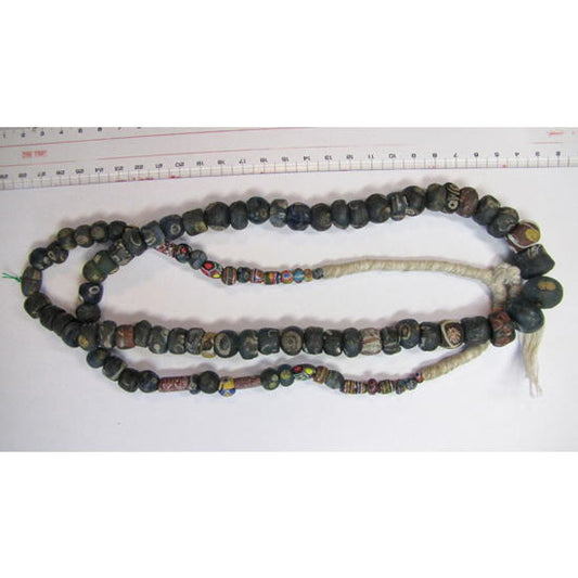 Untaian Manik Mata Romawi