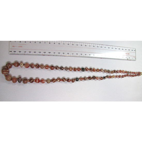 エッチングされたカーネリアンビーズのストランド