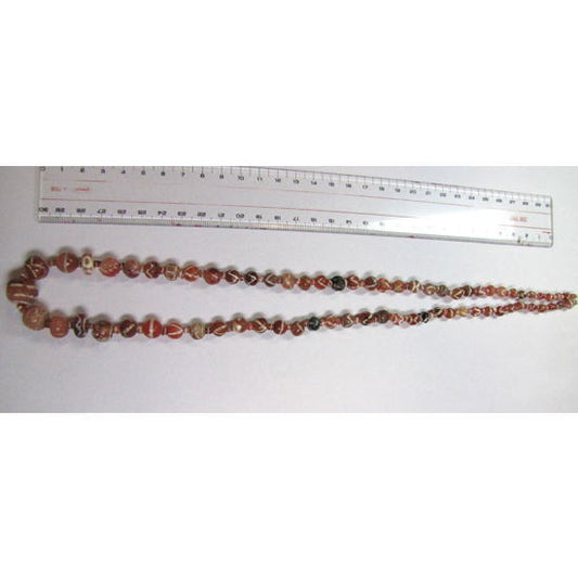 エッチングされたカーネリアンビーズのストランド