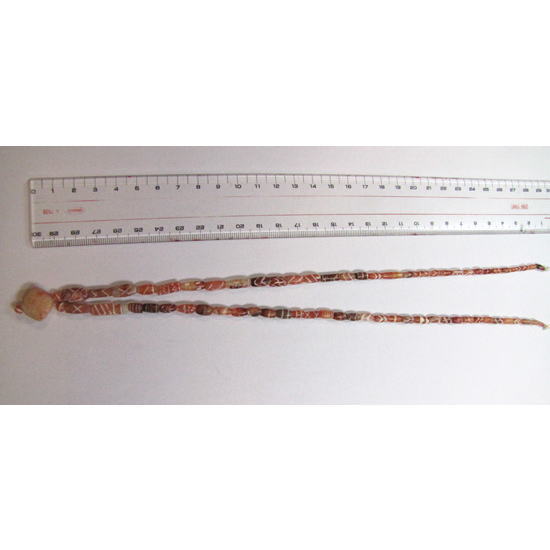 エッチングされたカーネリアンビーズのストランド