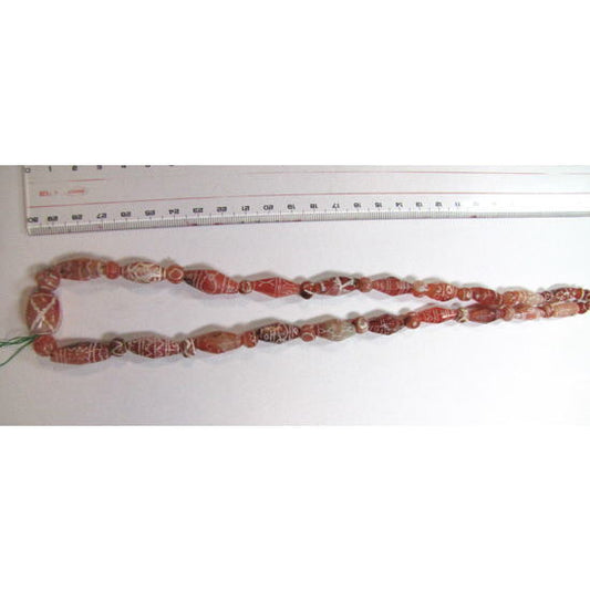 エッチングされたカーネリアンビーズのストランド