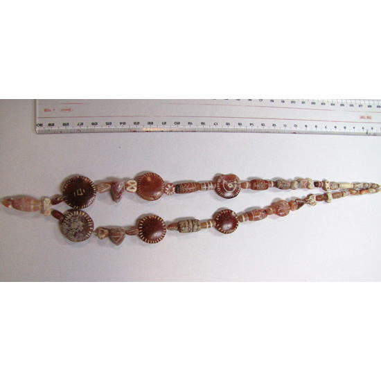 エッチングされたカーネリアンビーズのストランド