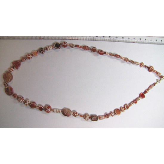 নকশা করা কর্নেলিয়ান পুঁতির মালা