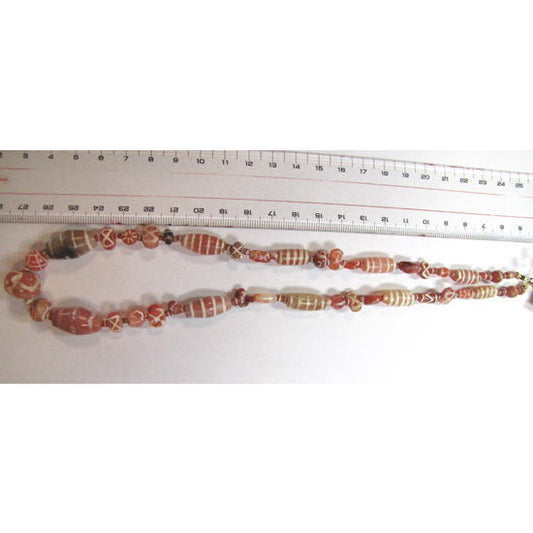 エッチングされたカーネリアンビーズのストランド