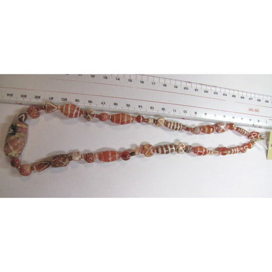 エッチングされたカーネリアンビーズのストランド