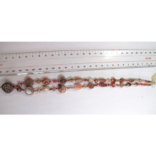エッチングされたカーネリアンビーズのストランド