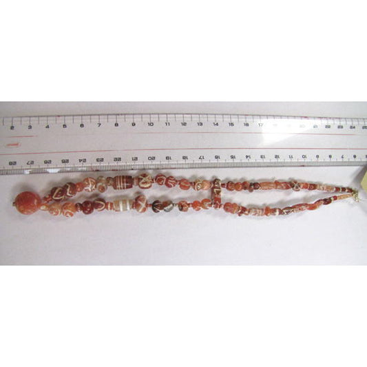 エッチングされたカーネリアンビーズのストランド
