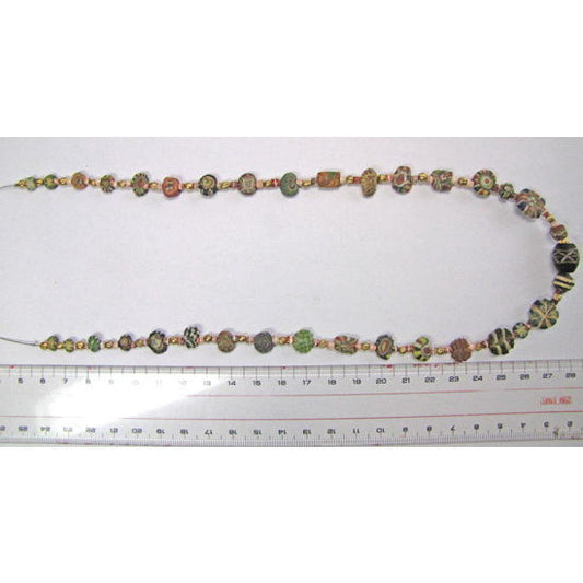 Нить мозаичных бусин