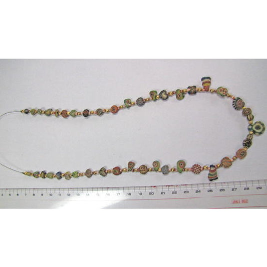 Нить мозаичных бусин