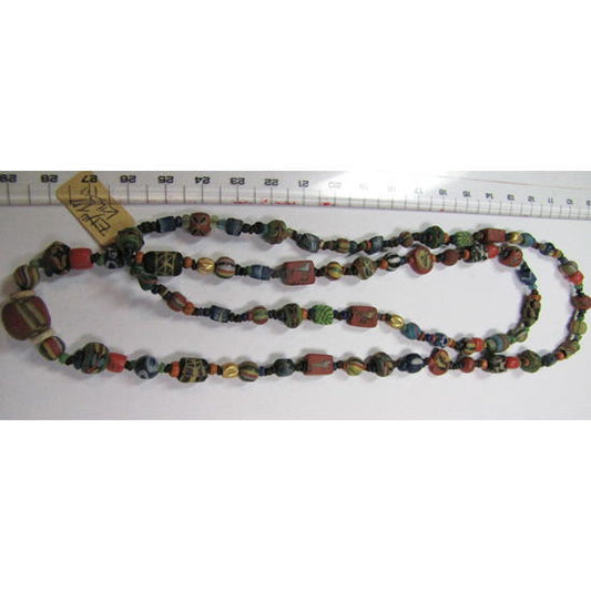 Нить мозаичных бусин