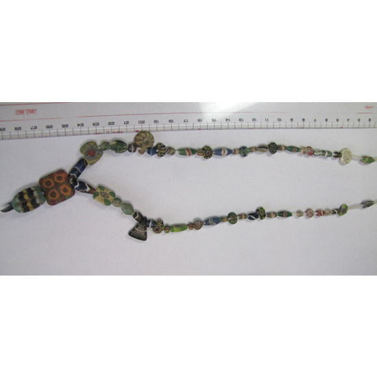 Untaian Manik-Mosaik