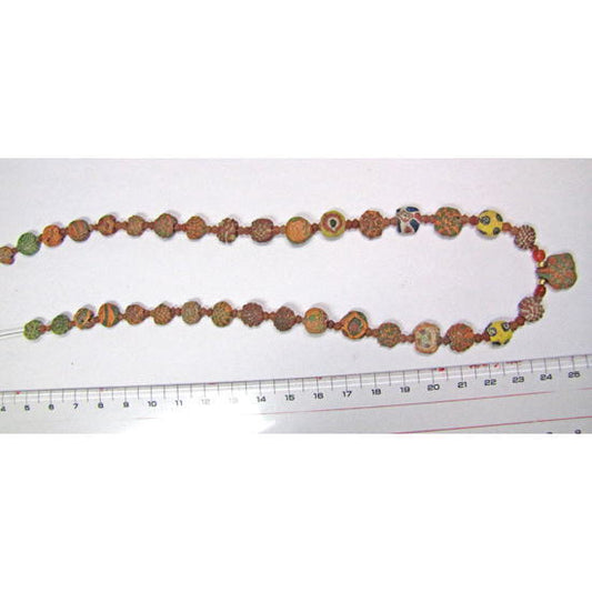 Нить мозаичных бусин