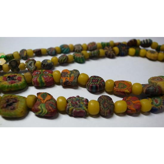 Untaian Manik-Mosaik