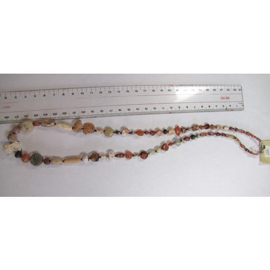 Cadena de cuentas de cornalina grabada