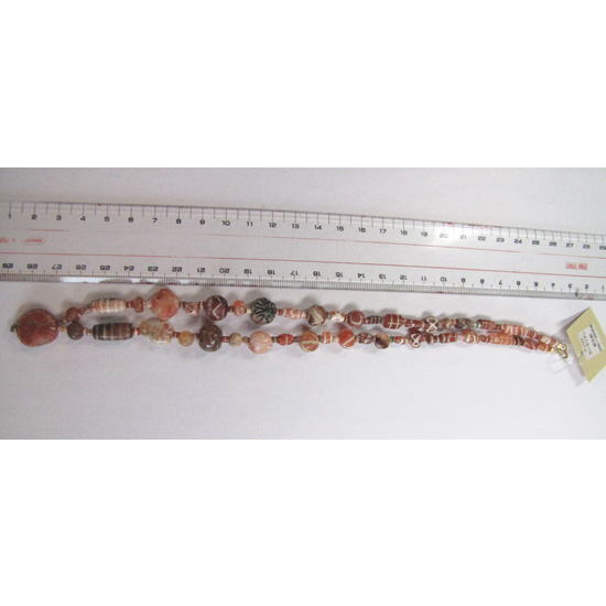 สร้อยลูกปัดคาร์เนเลียนแกะสลัก