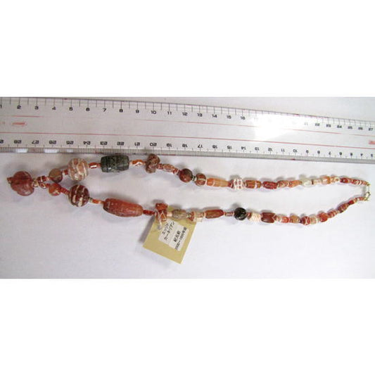 エッチングされたカーネリアンビーズのストランド