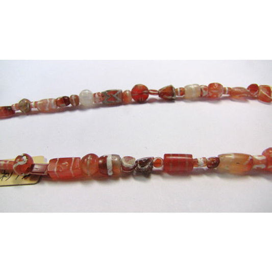エッチングされたカーネリアンビーズのストランド