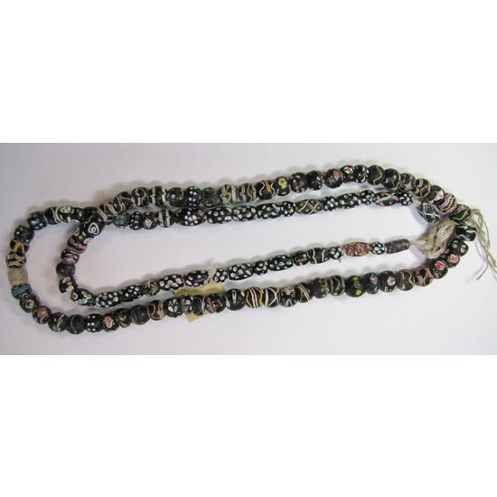 フラワービーズストランド