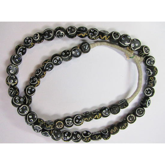 バウレフェイスビーズストランド