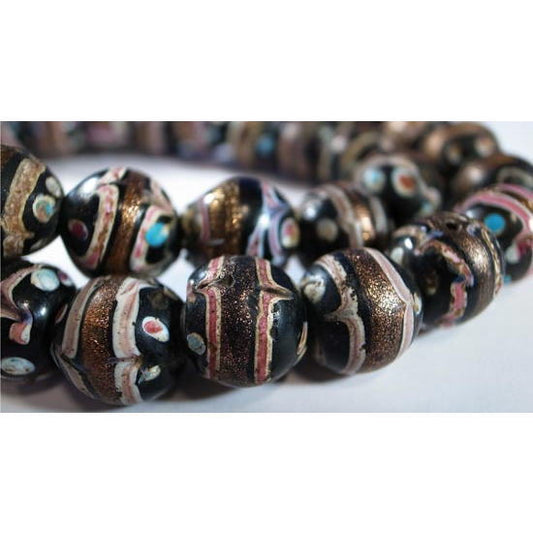 格子模様のガラスビーズ