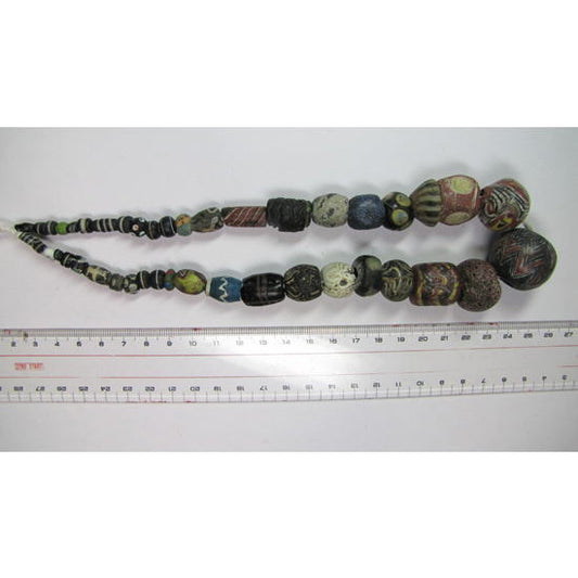 Strang antiker islamischer Perlen