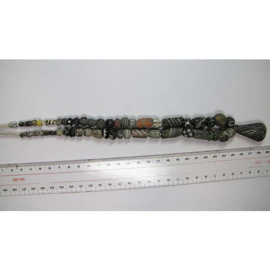 Strang antiker islamischer Perlen