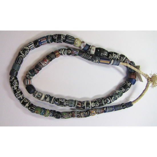 ヴェネチアン・トレードビーズ・ストランド