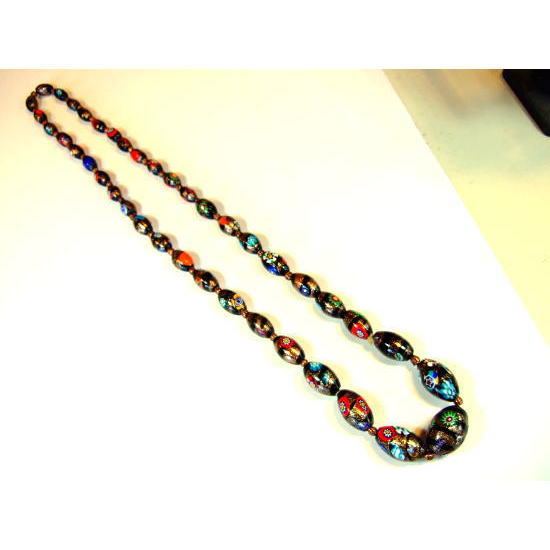 ヴィクトリア朝のビーズネックレス