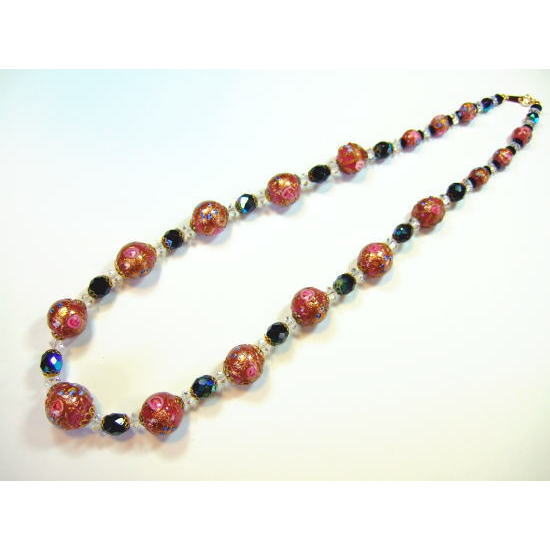 Kuwintas na Victorian Beads
