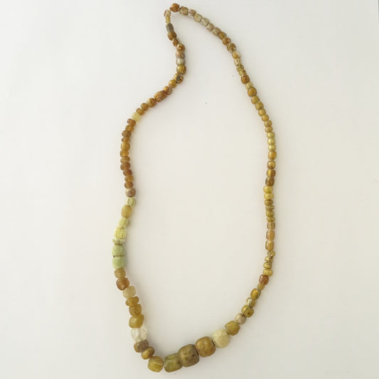 アヴェンチュリンストランド付きゴールドバンドローマンビーズ