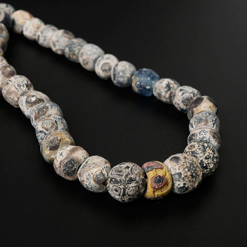 ローマンビーズのストランド