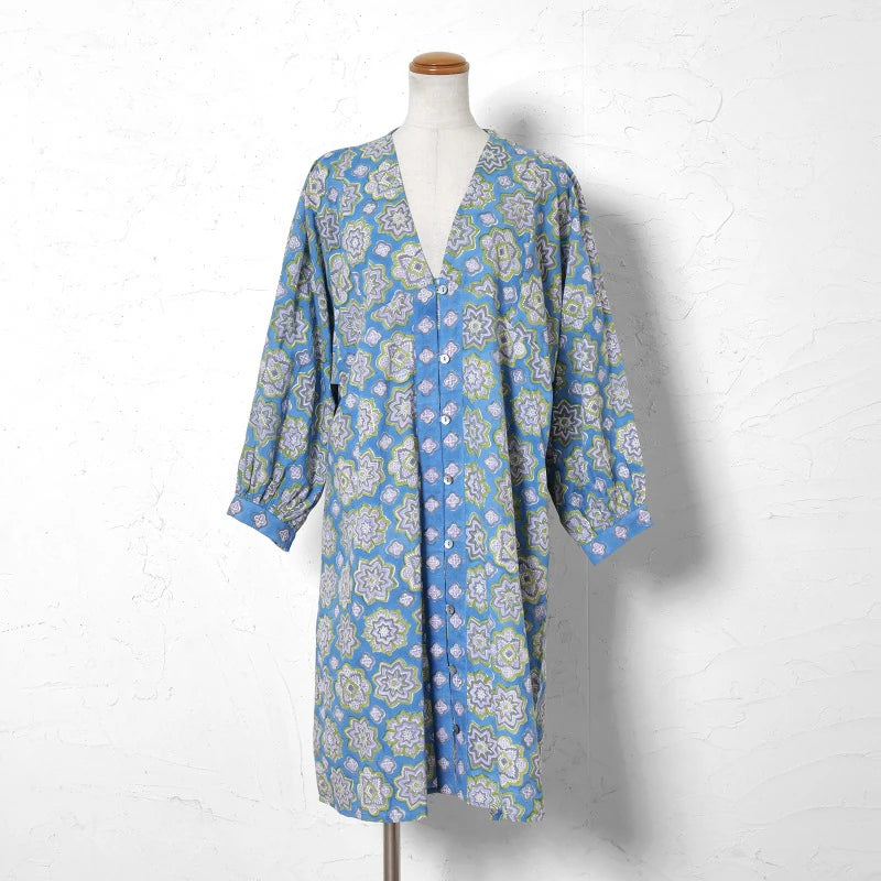 Geometric Block Gathered Sleeve Front Opening Dress