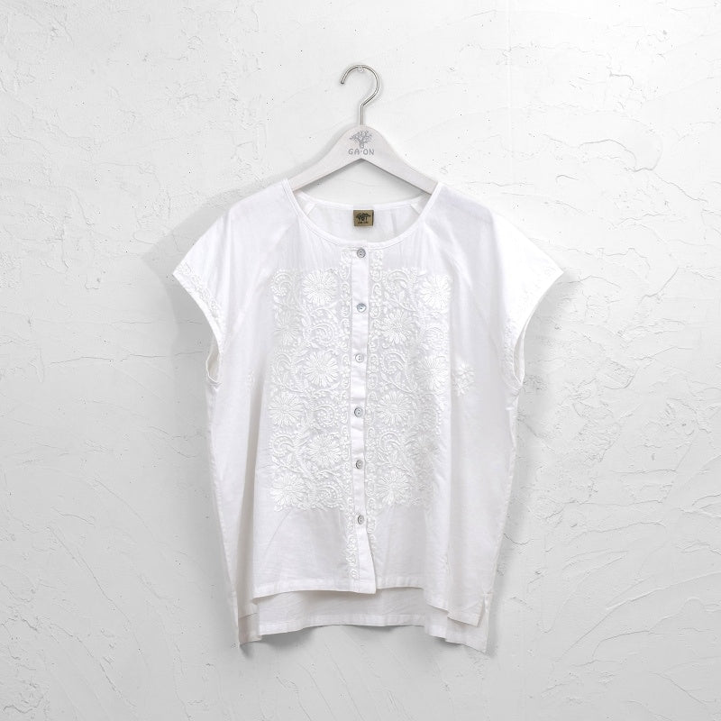 Cotton Lucknow Embroidery Sleeveless Blouse N