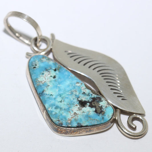 Liontin Morenci oleh Steve Yellowhorse