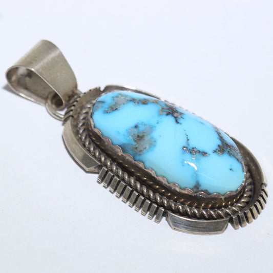 Liontin Puncak Ithaka oleh Fred Peters