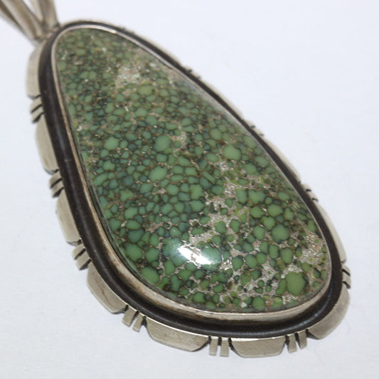 Liontin Pirus Damale