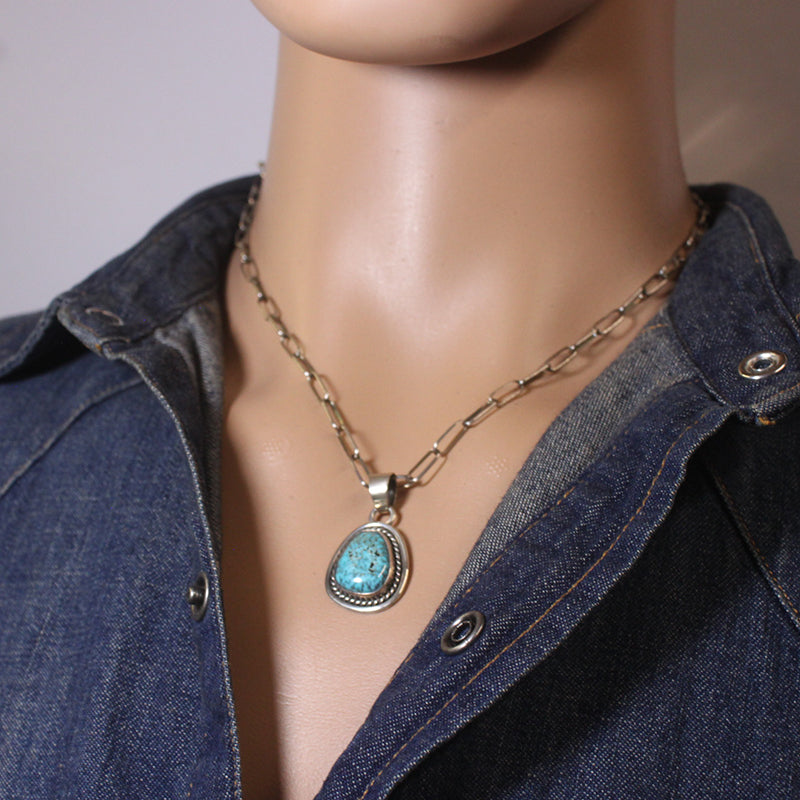 로버트 초시의 론 마운틴 펜던트