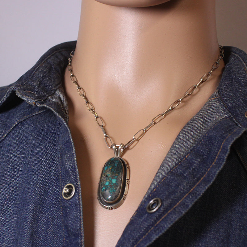 フレッド・ピーターズによるレッドマウンテンペンダント