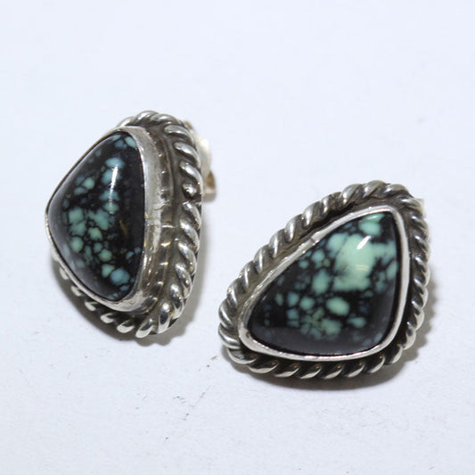 レバ・グッドラックによるニュー・ランダー・イヤリング