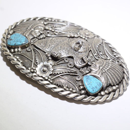 ロレンツォ・ジェームズによるバックル