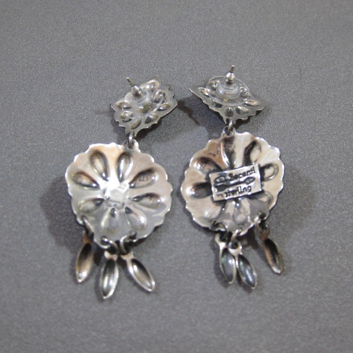 ダリル・ベセンティによるイヤリング