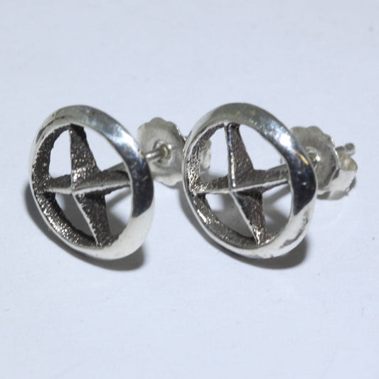 アーロン・アンダーソンによるトゥファキャストイヤリング