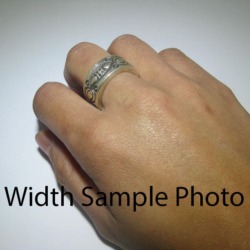 Stampwork-Ring von Arnold Goodluck Größe 5.5